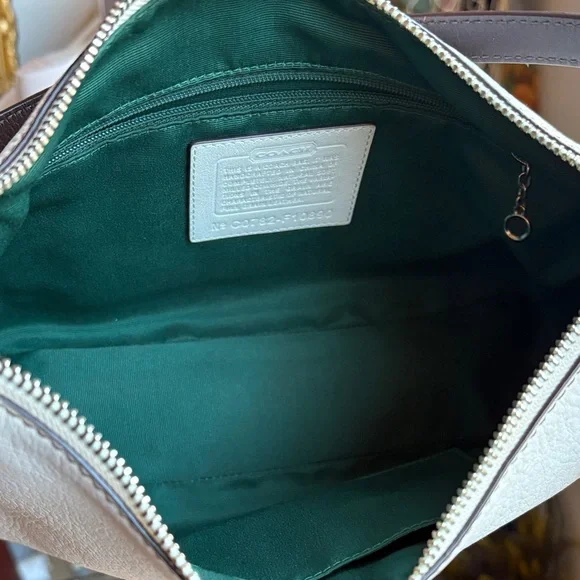 Y2K Coach Chelsea Shoulder Bag | F10890 | Green Interior | Like-New - Picture 8 of 9